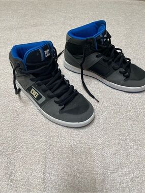 DC Shoes Skate Sneakers Men’s Size 9
